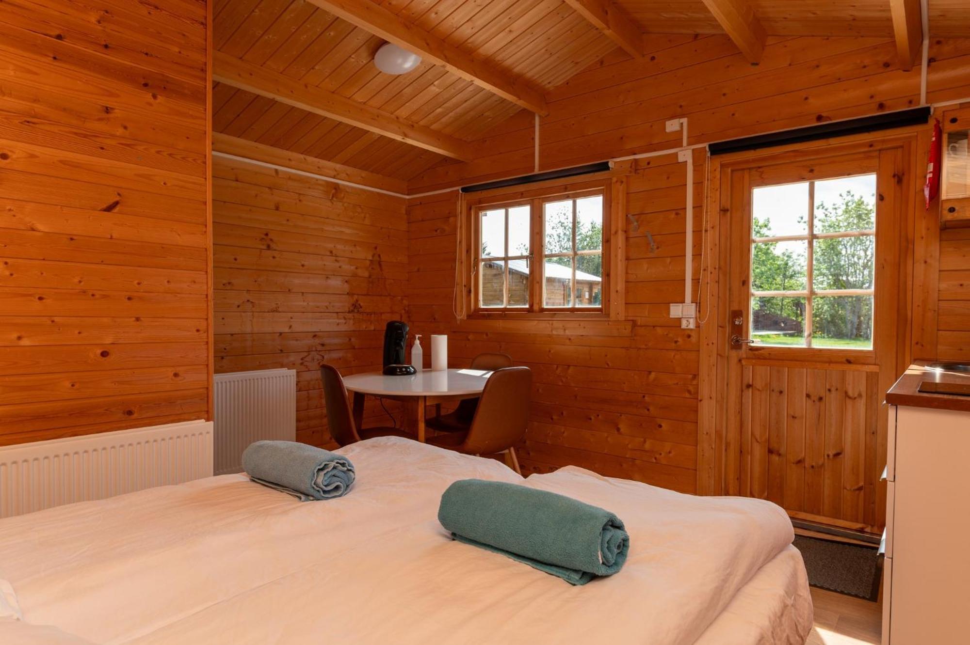 Gladheimar Cottages เบลินดือออส ภายนอก รูปภาพ