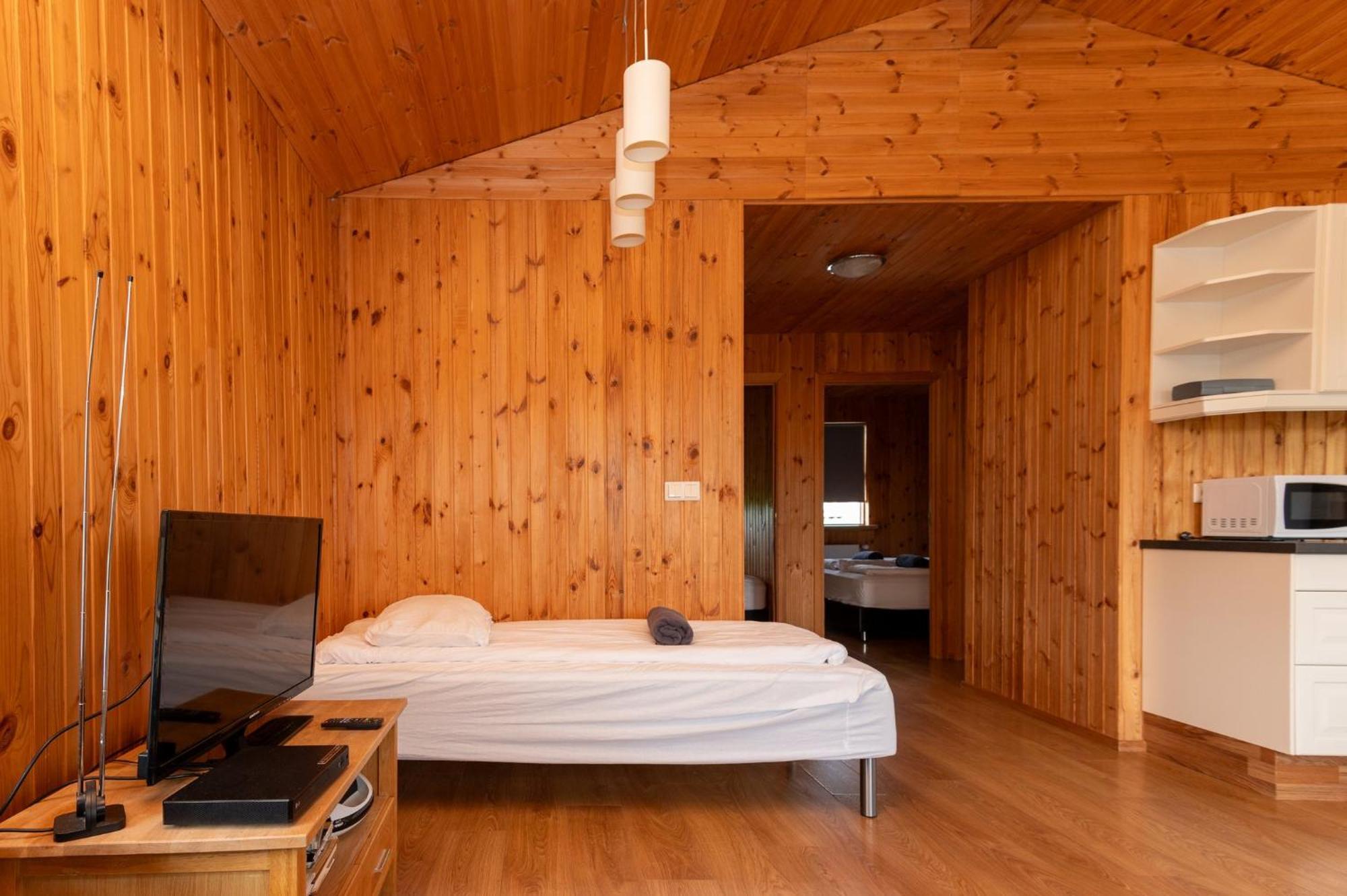Gladheimar Cottages เบลินดือออส ภายนอก รูปภาพ